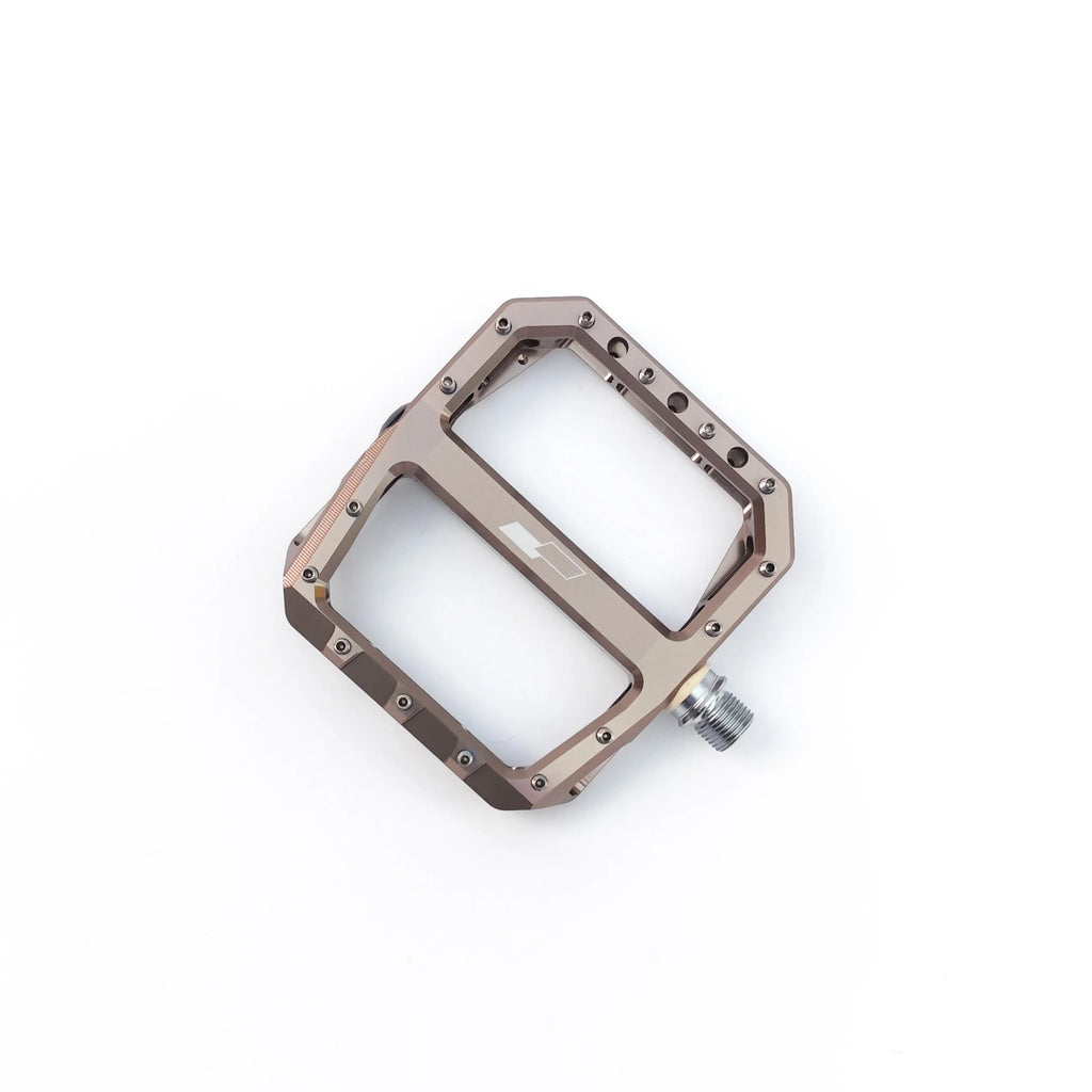 Crue Pedal - Titanium-Spindle
